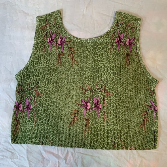 SOLD Reworked vintage green funky print tank top - Picture 2 of 5